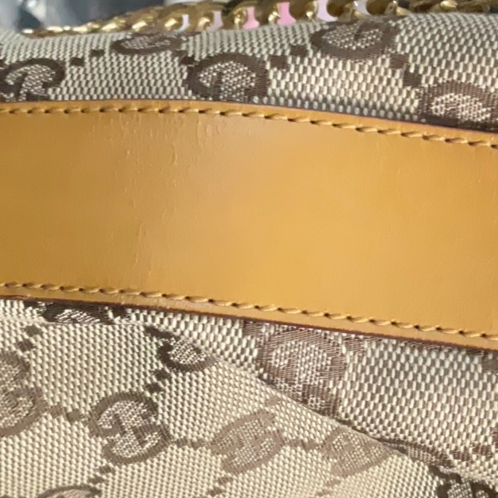 Gucci $1800 Bag, Crossbody, Leather Separating On Strap final sale free chain - Picture 4 of 5
